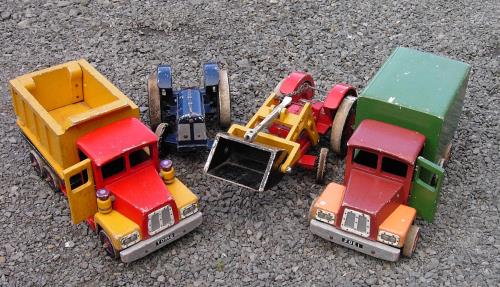 Trucks & tractors Trucks & tractors